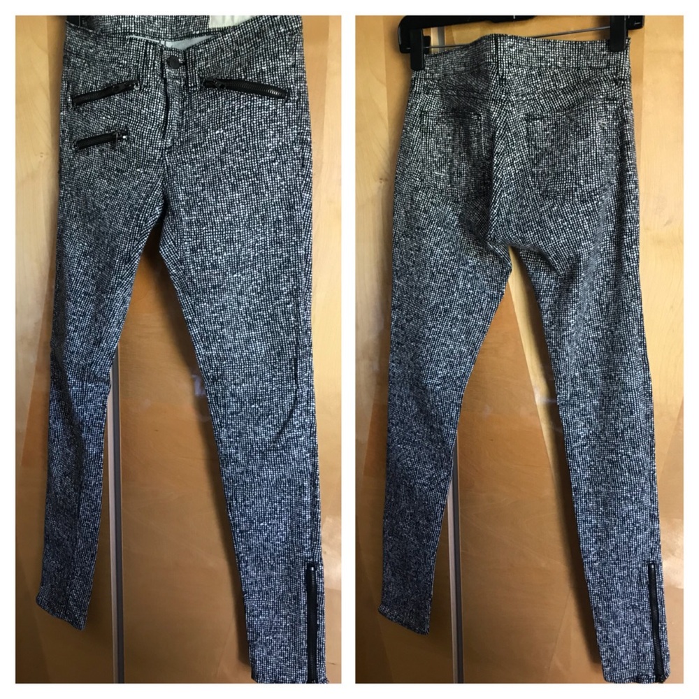 A cropped mid-rise slim boyfriend fit jean 🖤